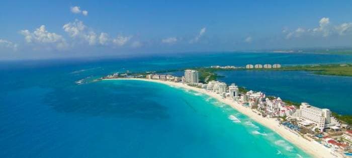 The unforgettable turquoise blue sea…