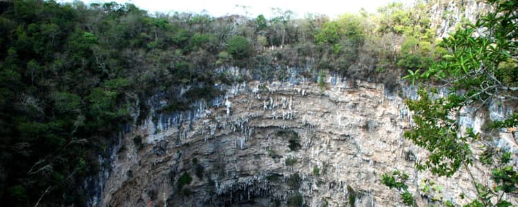 Centro Ecoturístico Sima de las Cotorras